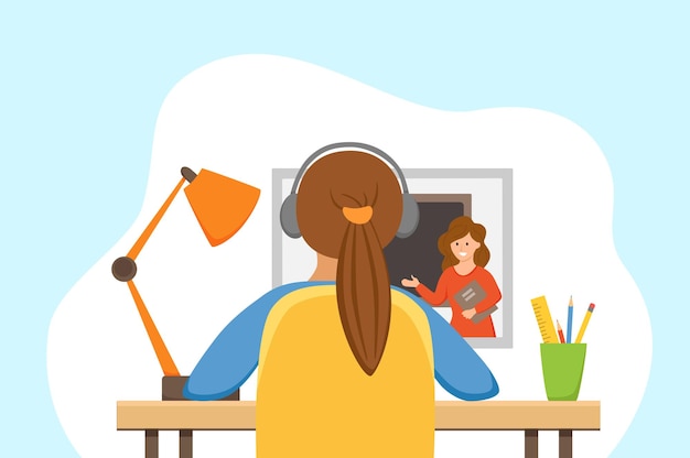 Девушка изучает онлайн-образование дома мультфильм векторные иллюстрации. Студенческий настольный компьютер на рабочем месте делает домашнее задание, серфинг в Интернете, концепция урока в школе электронного обучения. Процесс обучения школьника