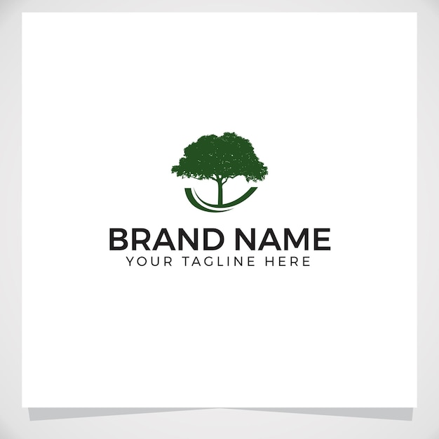 Green realistic tree logo