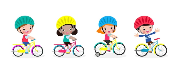 Группа счастливых детей на велосипедах