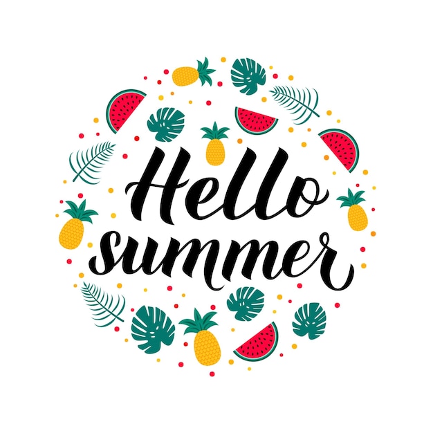 Hallo zomer kalligrafie belettering met watermeloenen, ananas en palmbladeren Seizoensgebonden typografie poster Handgeschreven logo ontwerp Gemakkelijk te bewerken vector sjabloon voor tshot flyer sticker banner