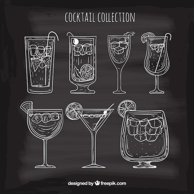 Collezione di cocktail disegnati a mano con stile abbozzato