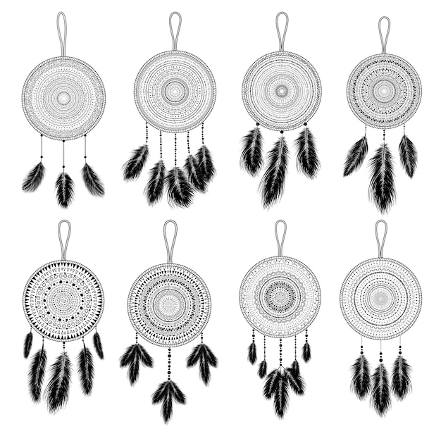 깃털으로 그려진 된 인도 드림 캐쳐 손. 민족 디자인, boho 세련, 부족의 상징.