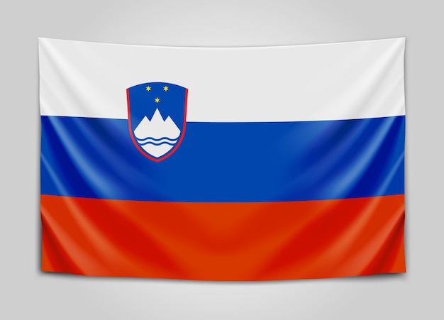 Hangende vlag van slovenië. republiek slovenië. nationale vlag.