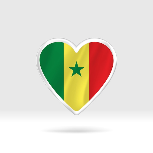 Hart van de vlag van Senegal. Zilveren knop hart en vlag sjabloon. Eenvoudig bewerken en vectoren in groepen.