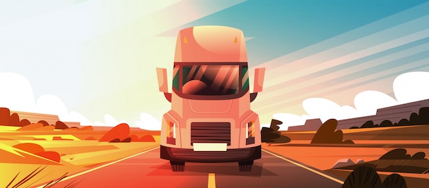 Het grote semi vrachtwagenaanhangwagen drijven op coutryside-road over zonsonderganglandschap