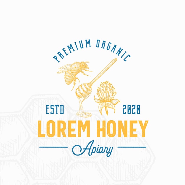 Segno di miele, simbolo o modello di logo. schizzo disegnato a mano del fiore dell'ape, del cucchiaio e del trifoglio con la tipografia retrò.