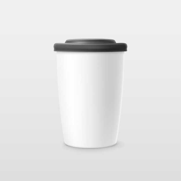 Иллюстрация реалистичной белой бумажной кофейной чашки с черной крышкой на ярком фоне