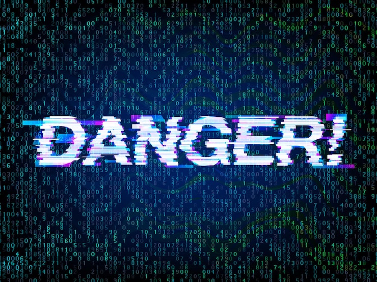 Vector 컴퓨터 코드 배경이 있는 글리치 스타일의 비문 위험은 주의를 흐트러뜨립니다. 컴퓨터 해킹 기호, 프로그래밍, 해커 및 코딩 오류 개념