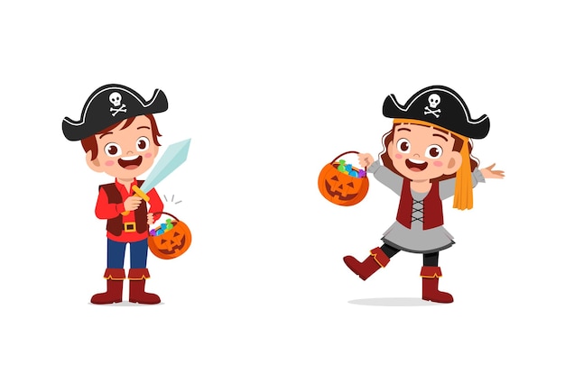 Jongen en meisje vieren Halloween dragen piratenkostuum