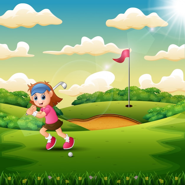 Радостная девушка играет в гольф на корте