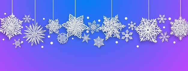 Kerstillustratie met prachtige complexe papieren sneeuwvlokken wit op paarse achtergrond