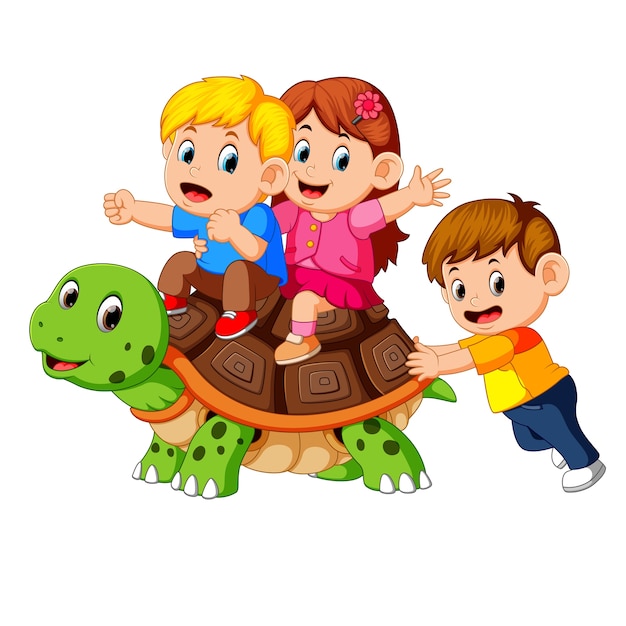 kinderen rijden gigantische schildpad