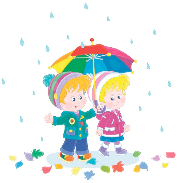 Kleine jongen en meisje verbergen zich voor de regen onder hun paraplu terwijl ze door gevallen bladeren lopen
