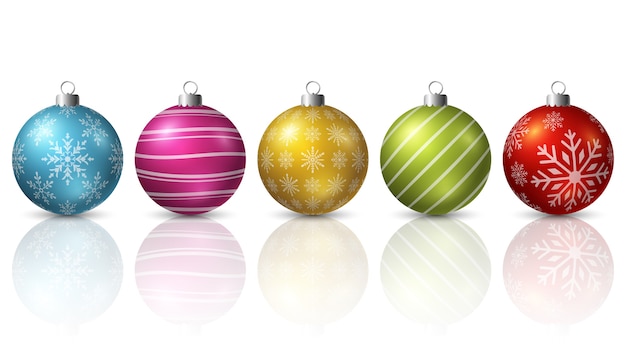 Vector kleurrijke kerstmisballen op witte achtergrond