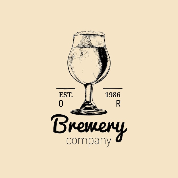 Крафт пиво стекло логотип Старая икона пивоварни Кубок лагера ретро знак Ручной набросок иллюстрации эля Векторная винтажная этикетка или значок