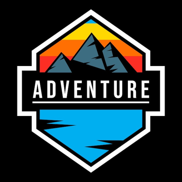 логотип гор и сумеречного приключения на свежем воздухе