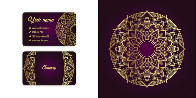 Luxe gouden mandala arabesque visitekaartje en arabesque achtergrond ingesteld op elegante magenta kleur