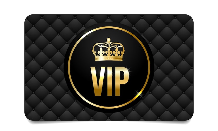 Вектор роскошная vip подарочная карта с золотой короной