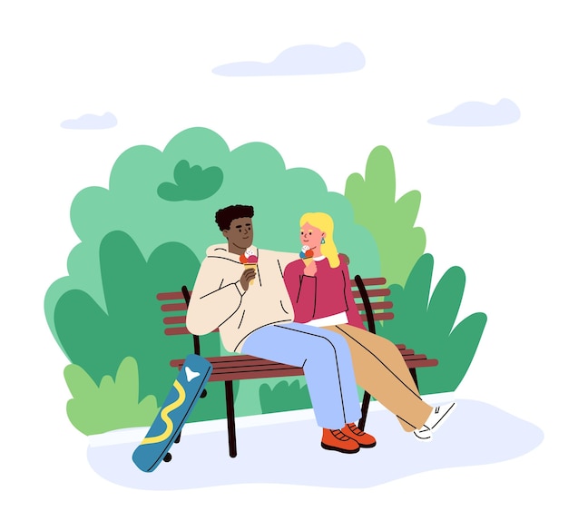 Man en vrouw op een date in het park ijs etend op de bank Romantische datingchat Vriendin vriendje