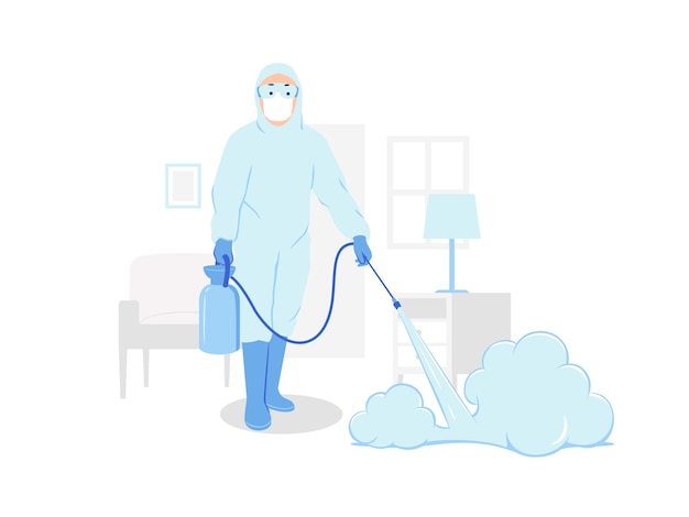 Медицинский персонал в защитном костюме hazmat распыляет дезинфицирующее средство для очистки внутри дома.