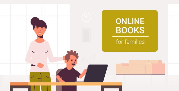 Madre e figlio usando il portatile a leggere libri online per la famiglia e-learning donna aiutare suo figlio a fare i compiti interni moderni soggiorno