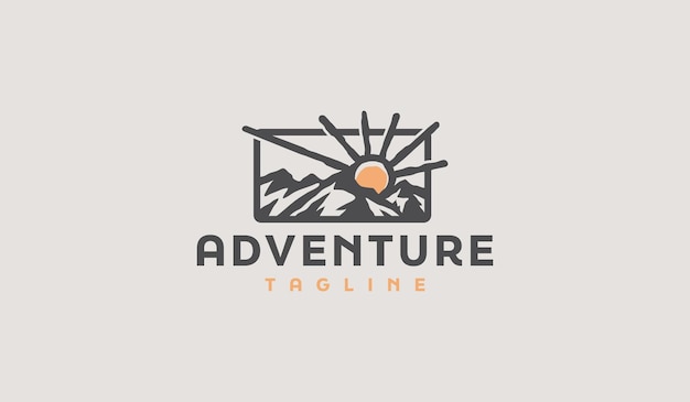 Горы и солнечные лучи Гора Пик Хилл Природа Пейзаж для шаблона логотипа Adventure Outdoor