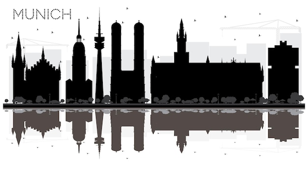 반사와 뮌헨 독일 도시 스카이 라인 흑백 실루엣. 비즈니스 여행 개념입니다. 랜드마크가 있는 뮌헨 도시 풍경.