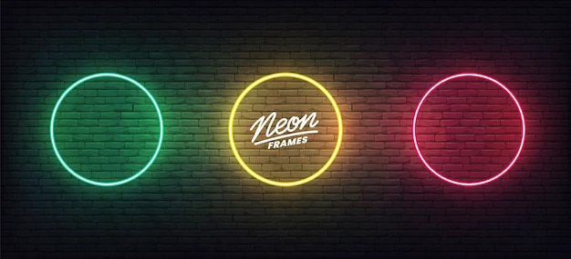 Vettore cornici al neon. set di modelli di cerchi colorati luminosi