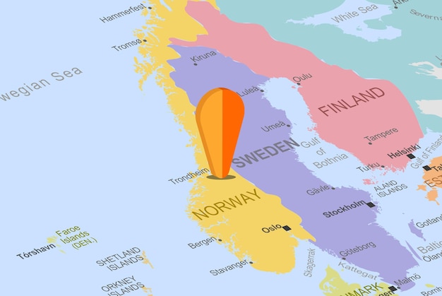 ヨーロッパの地図にオレンジ色のプレースホルダーピンを持つノルウェー、ノルウェーをクローズアップ、休暇のコンセプト、旅行のアイデア