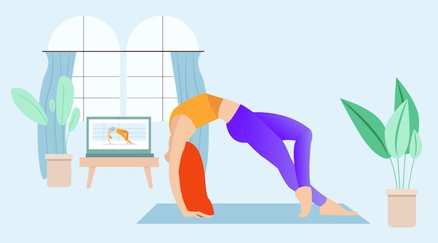 Online yoga met instructeur aan huis. Meisje kijken naar online yogalessen op laptop.