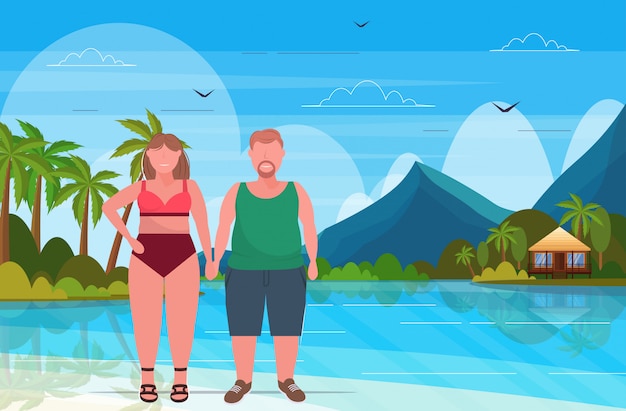 overgewicht vrouw in zwembroek met man plus size paar eendrachtig samen zomervakantie concept tropisch eiland zeegezicht achtergrond volledige lengte vlak en horizontaal