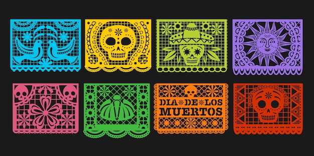 Бумажные флаги, мексиканский день мертвых, овсянка с рисунком пикадо. Мексика Диа-де-лос-Муэртос или праздничная гирлянда на Хэллоуин с вырезанными орнаментами из черепа, сомбреро, календулы и птицы