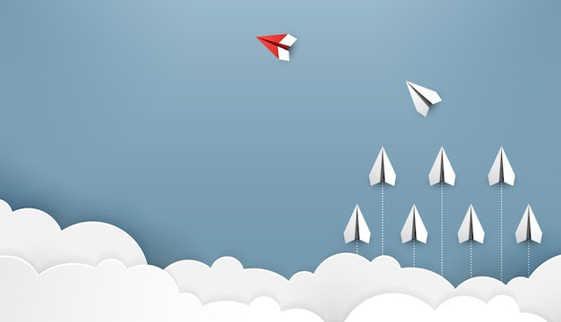 종이 비행기는 구름과 하늘까지 목적지에 대한 경쟁이며 성공 목표 금융으로 이동합니다.