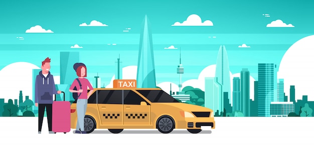 Пассажиры заказ пара желтого такси сидеть в кабине автомобиля на фоне силуэт города
