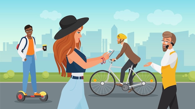 La gente cammina nel parco cittadino, ragazzo che guida l'uomo del giroscopio con il casco in bicicletta, ragazza che tiene il telefono