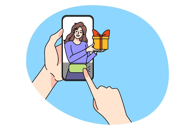 Человек покупает подарок онлайн в приложении для мобильного телефона