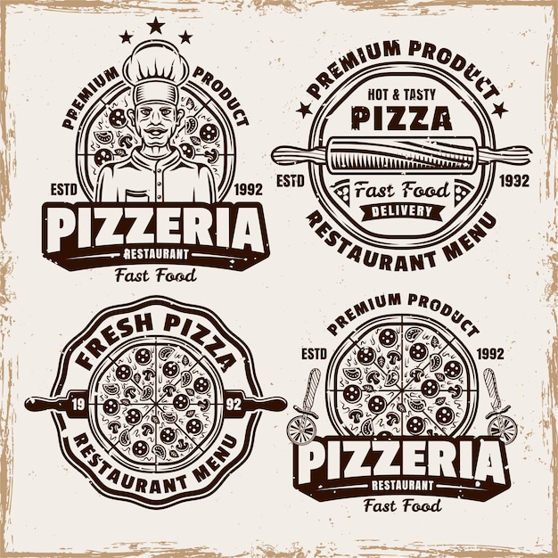 Pizza en pizzeria set van vier vector emblemen badges etiketten logo's in vintage stijl op achtergrond met verwijderbare grunge texturen