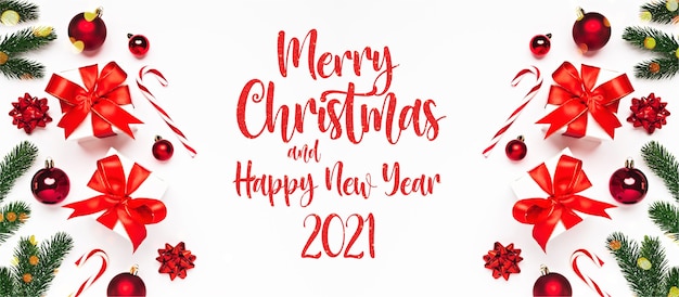 Prettige kerstdagen en gelukkig Nieuwjaar 2021 wenskaart met belettering