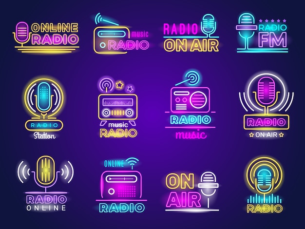 Radio neon. trasmissione dal vivo dell'emblema dello studio musicale con logo colorato effetto bagliore di trasmissione. emblema della luce radio sull'aria o illustrazione del cartello incandescente