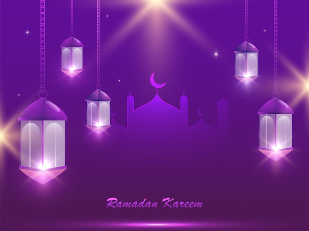 Рамадан карим плакат с мечетью и висит освещенные фонари на светлом эффект фиолетовый фон.