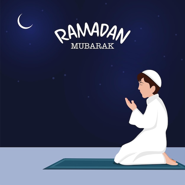 Концепция Рамадана Мубарака с видом сбоку на исламского мальчика, предлагающего молитву Намаз на коврике на синем ночном фоне