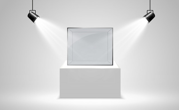 Реалистичная стеклянная коробка или контейнер на белой подставке