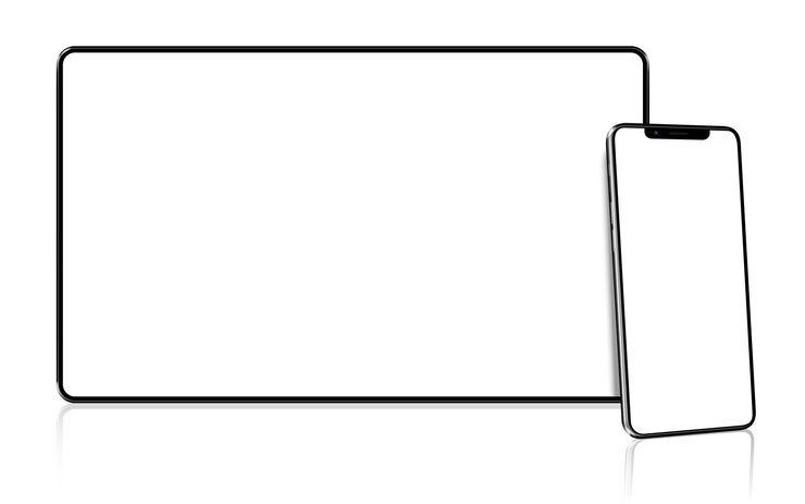 空の画面を持つ現実的なモックアップのタブレットとスマートフォン