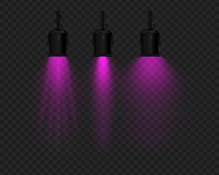 Vector realistische vector hanglampen met paars licht op een doorzichtige achtergrond zwarte metalen lichaam opgehangen structuur zachte verlichting straal effect podium projector gloeiende reflectie