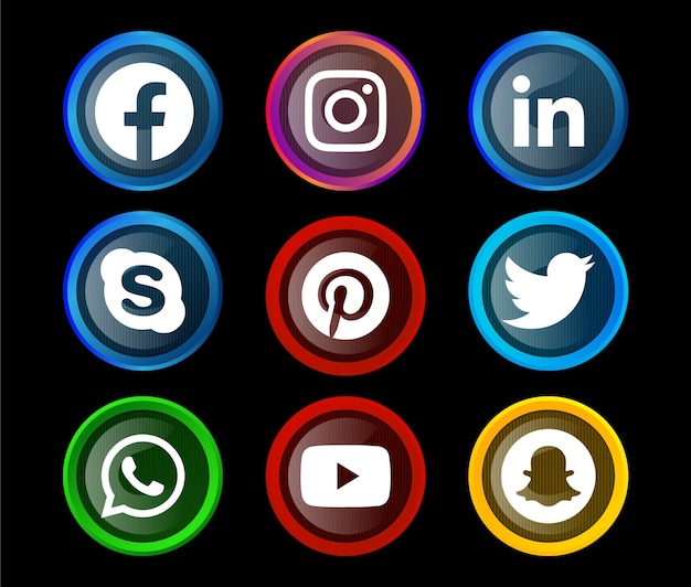 페이스 북 인스 타 그램 링크드 인 스카이프 핀터 레스트 트위터 WhatsApp YouTube 및 그라디언트 세트가있는 snapchat의 둥근 반짝이는 소셜 미디어 아이콘 버튼.