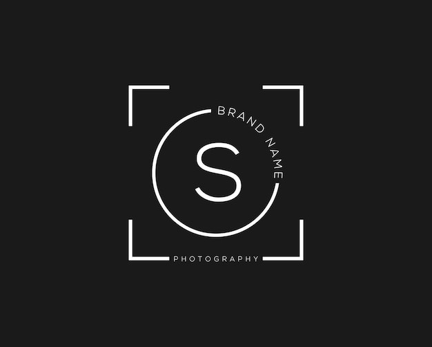 S 文字の写真とカメラの短いロゴのデザイン