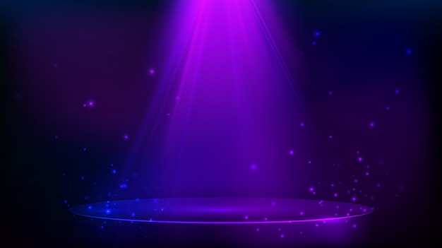 Сцена освещена фиолетовым светом