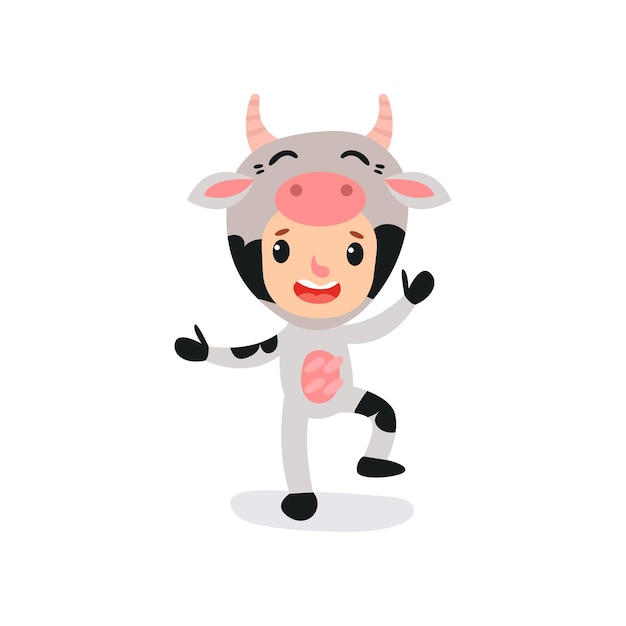 Schattige jongen teken verkleed als boerderij koe met hoorns klein kind dragen dierlijke kostuum cartoon vectorillustratie geïsoleerd op wit platte ontwerp voor reclame kleuterschool of ontwikkelingscentrum