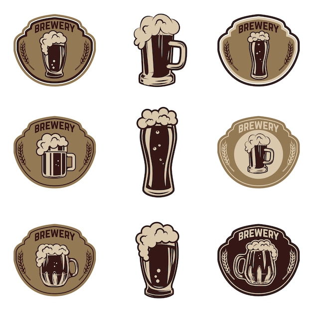Set di boccali di birra. elementi per logo, etichetta, emblema, segno, distintivo. illustrazione