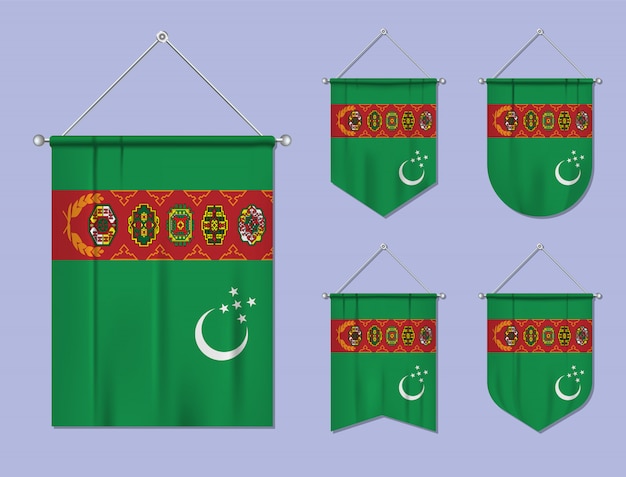 Набор подвесных флагов Туркменистана с текстильной текстурой. Разнообразие форм национального флага страны. Вертикальный шаблон вымпела.
